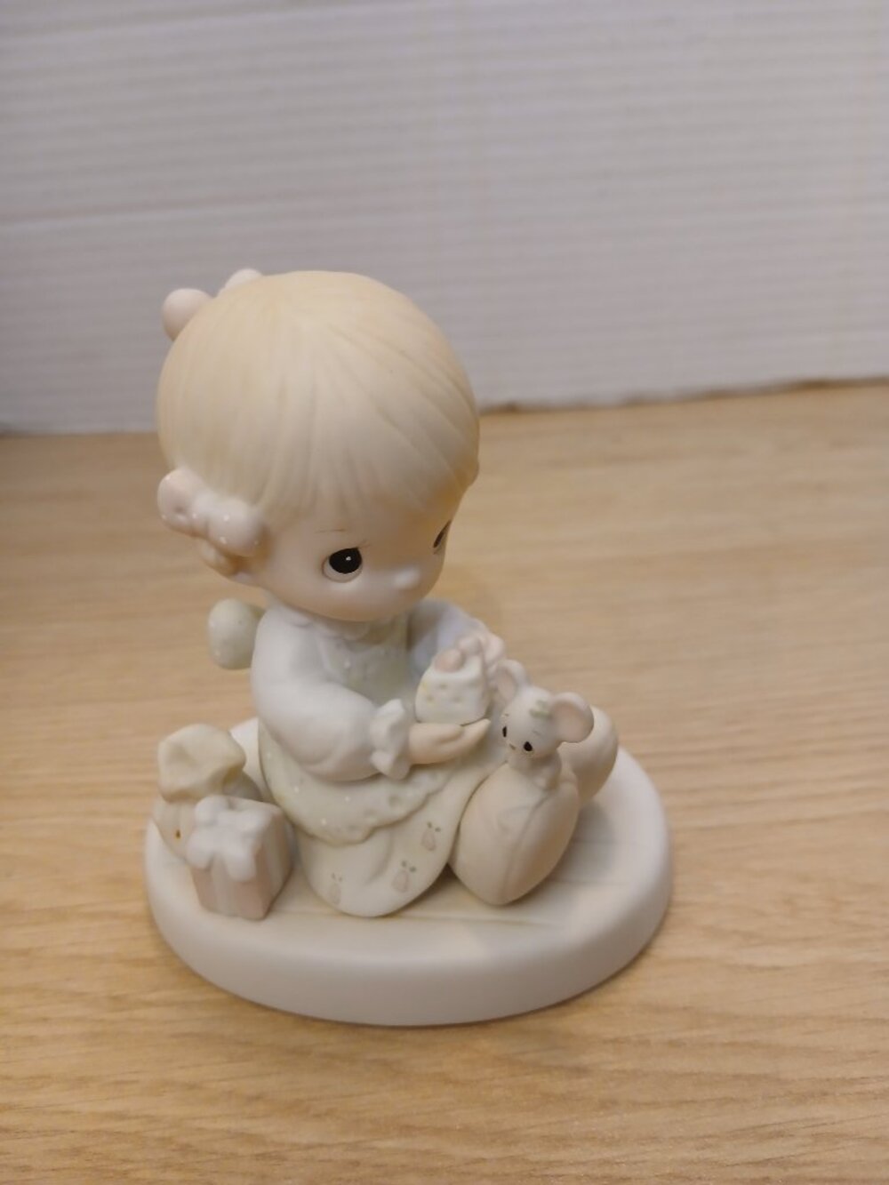 Precious Moments Love Is Kind Girl With Mouse Porcelain Figurine E-5377